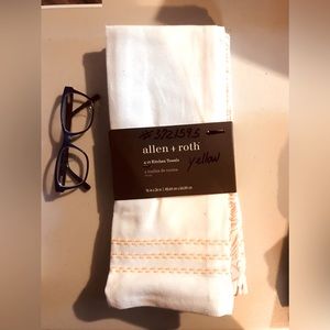 Heavy kitchen towels. Set of 4. Large 16x26” 100% cotton